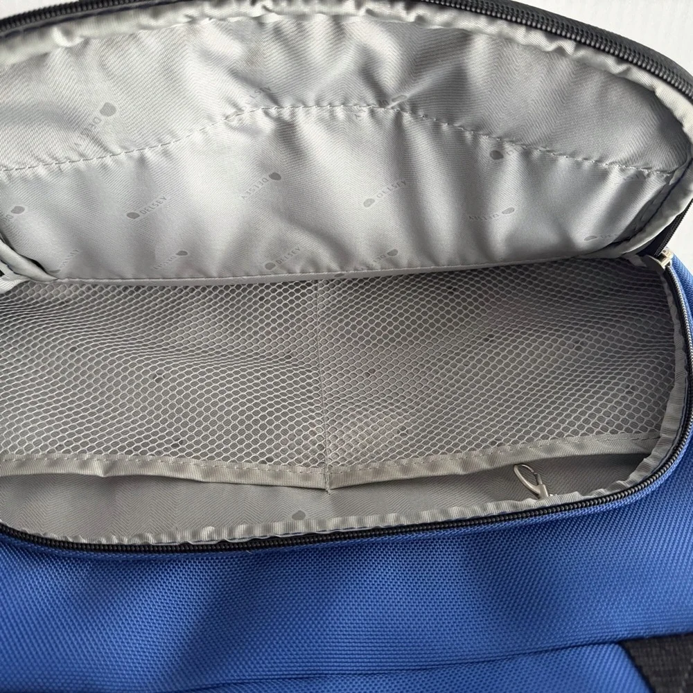 Delsey Equinox Collection Carry On Luggage *MISSING Shoulder Strap*
